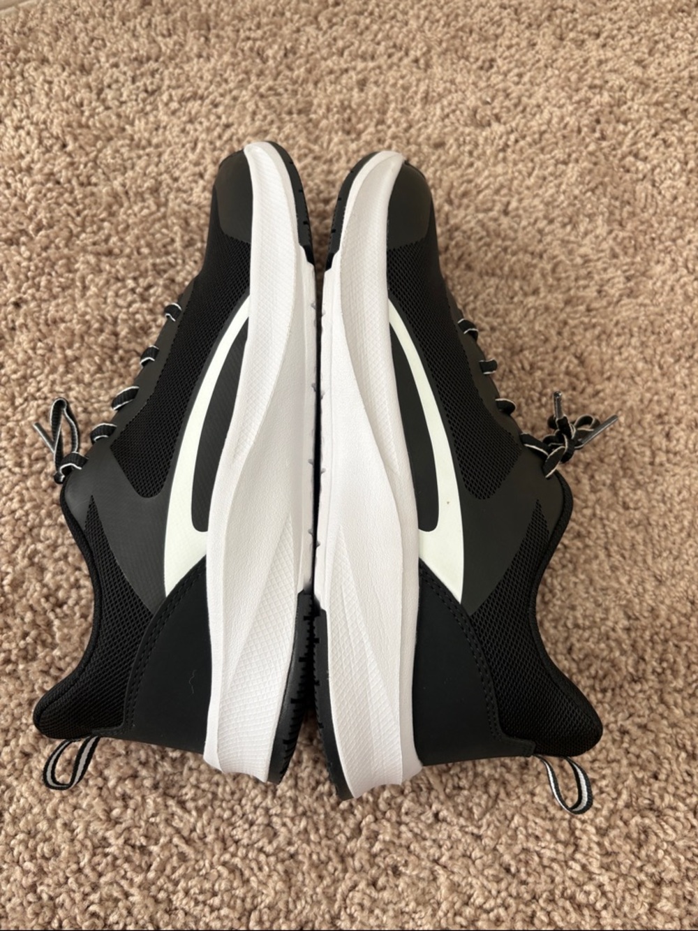 Athletic Works Women’s Black and White Athletic Walking/Running Shoes Size 9.5 - Picture 5 of 6